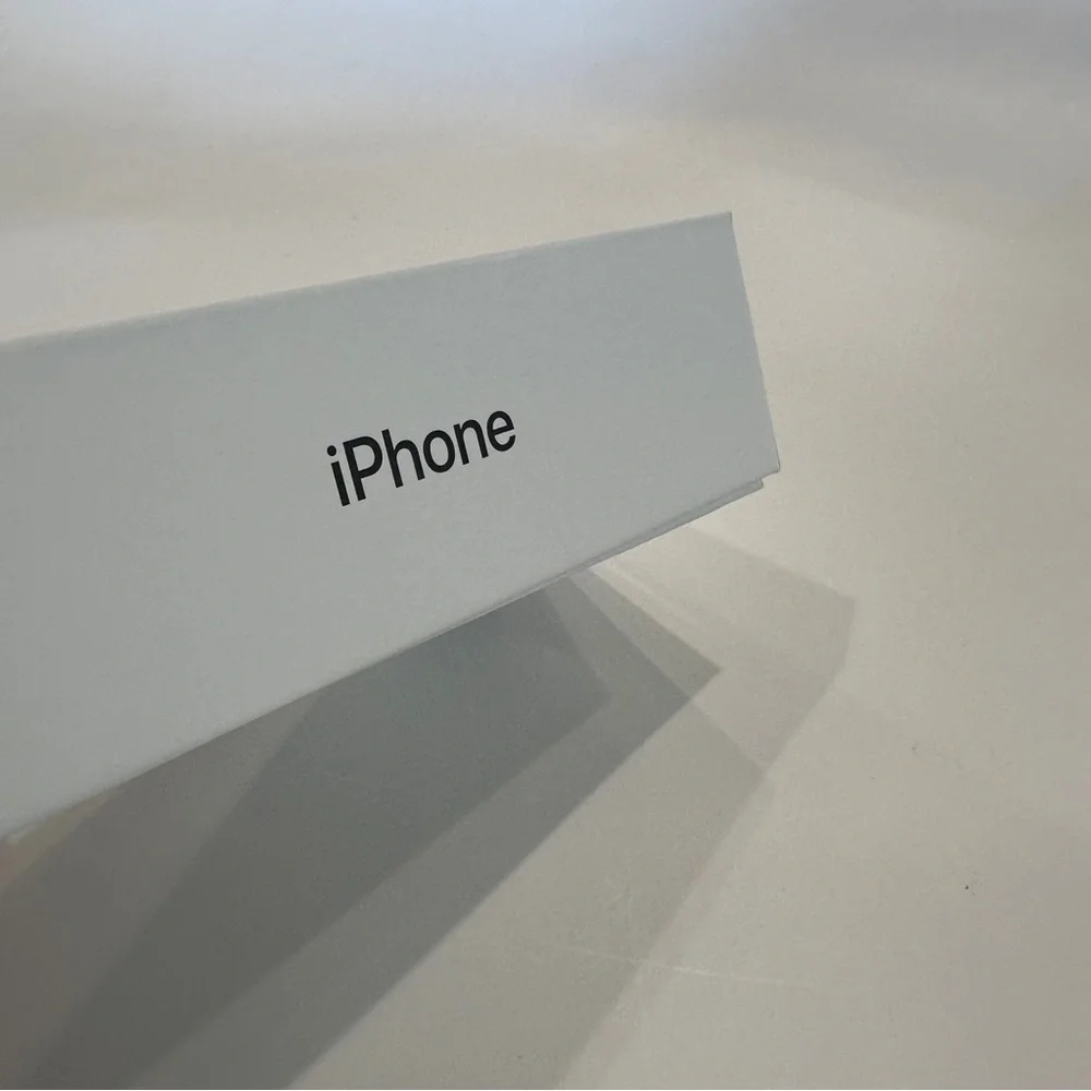 Apple iPhone SE 128GB Black Box ONLY